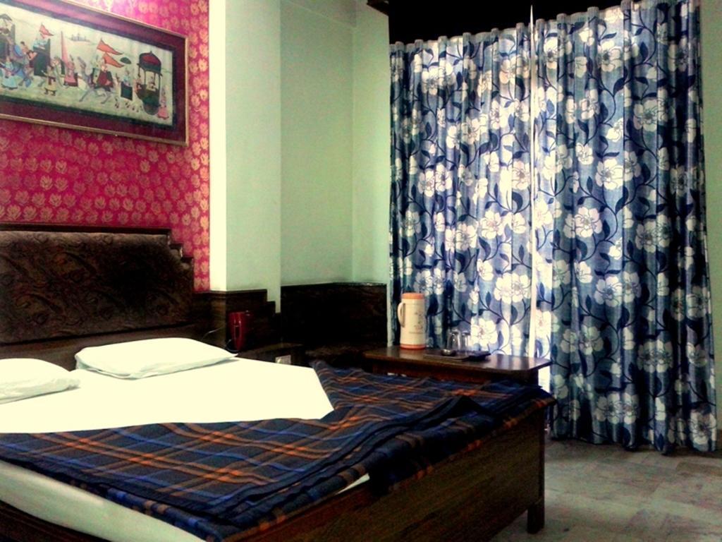 Hotel Kaveri Palace Udaipur Room photo